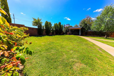 Country Roads Motor Inn Naracoorte - Dentists Australia 43