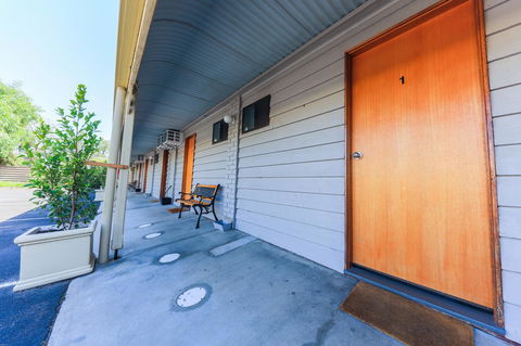 Country Roads Motor Inn Naracoorte - Dentists Australia 31