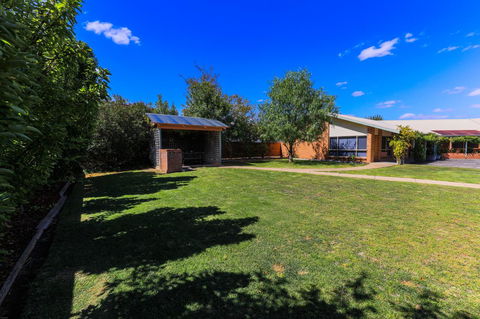 Country Roads Motor Inn Naracoorte - Dentists Australia 9