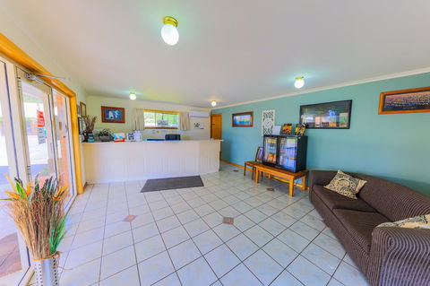 Country Roads Motor Inn Naracoorte - Dentists Australia 14