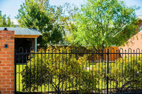 Country Roads Motor Inn Naracoorte - Dentists Australia 44