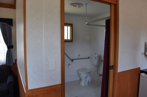 Western KI Caravan Park & Wildlife Reserve - Dentist Find 13