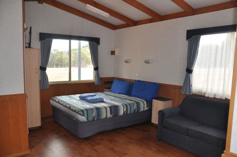 Western KI Caravan Park & Wildlife Reserve - Dentist Find 16