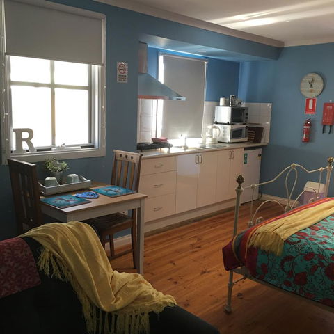 KI Dragonfly Guesthouse - Dentist Search 11