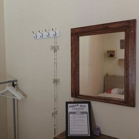 KI Dragonfly Guesthouse - Dentist Search 16