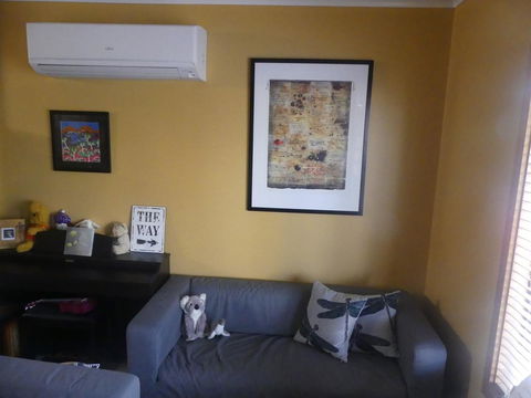 KI Dragonfly Guesthouse - Dentist Search 42