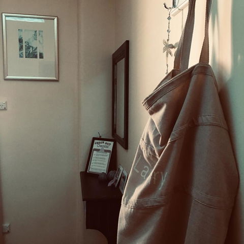 KI Dragonfly Guesthouse - Dentist Search 21