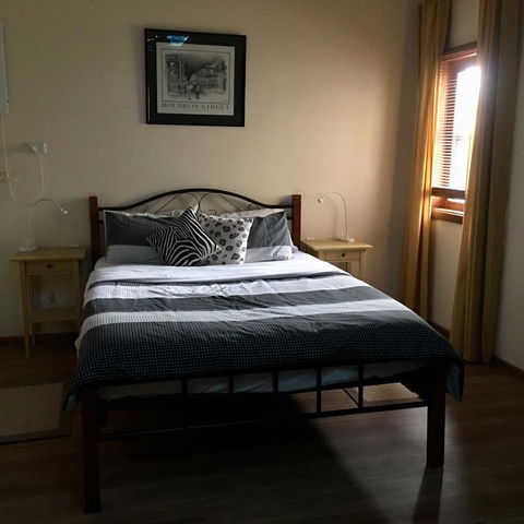 KI Dragonfly Guesthouse - Dentist Search 32