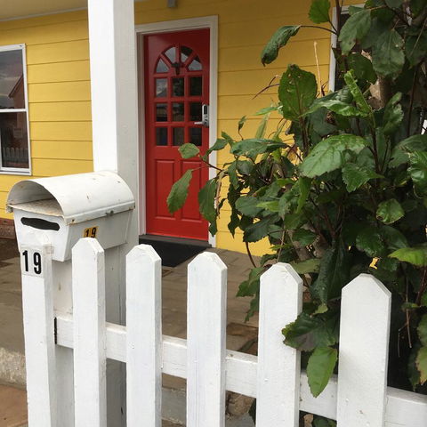 KI Dragonfly Guesthouse - Dentist Search 0