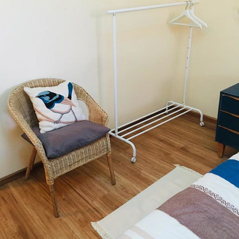 KI Dragonfly Guesthouse - Dentist Search 19