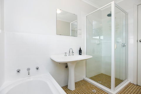 Red Door - Dentist Search 6