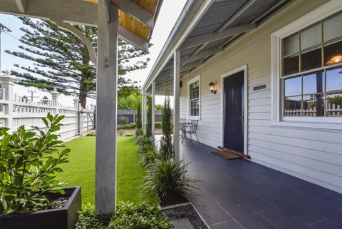 Railway Cottage In Beachport - Dentist Search 11