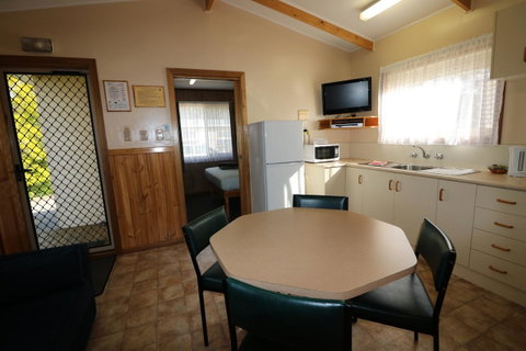 Millicent Hillview Caravan Park - Dentist Search 33