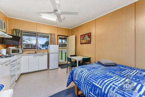 Millicent Hillview Caravan Park - Dentist Search 13