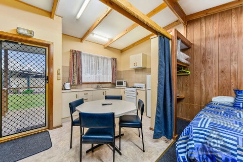 Millicent Hillview Caravan Park - Dentist Search 19