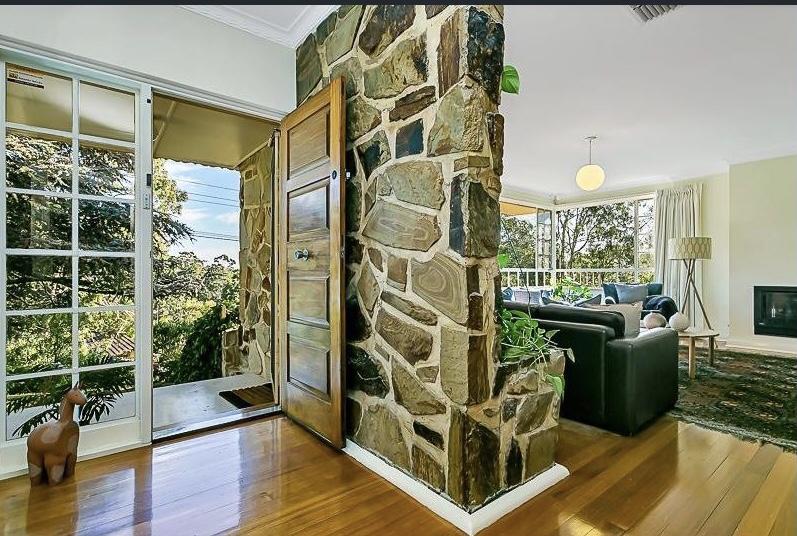 Stunning house with beautiful entertainment area