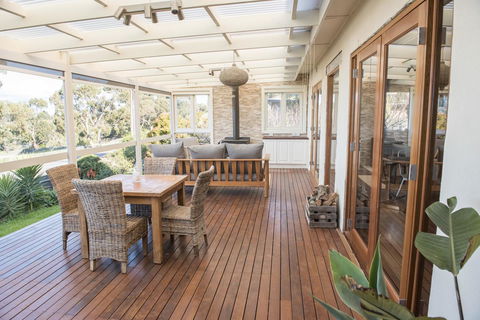 Port Lincoln Seaside Home - Dentist Find 9