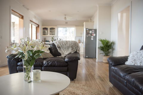 Port Lincoln Seaside Home - Dentist Find 4