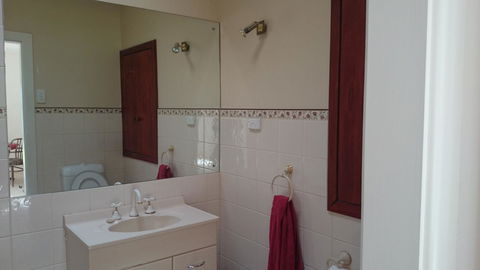 Hilltop Escape - Dentist Search 20