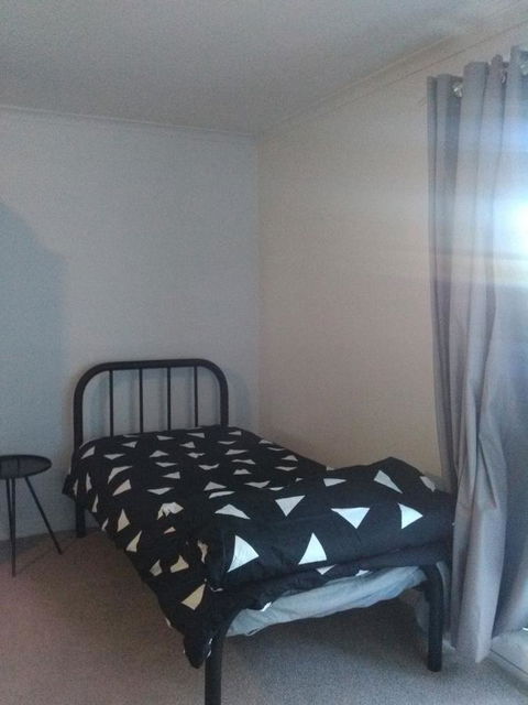 Hilltop Escape - Dentist Search 13