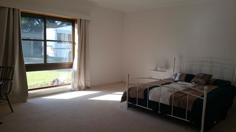 Hilltop Escape - Dentist Search 12