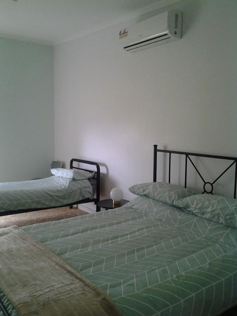 Hilltop Escape - Dentist Search 5