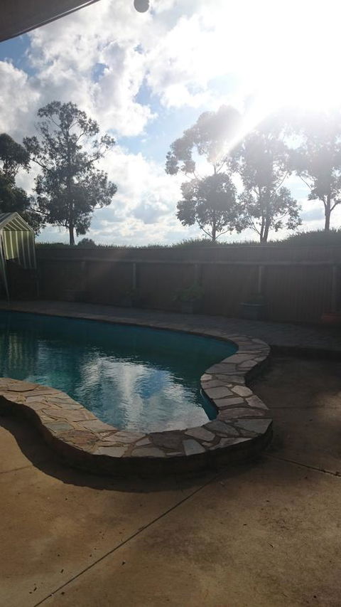 Hilltop Escape - Dentist Search 22