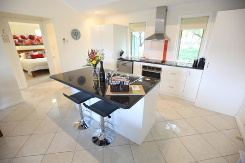 One Tree Bed And Breakfast - Dentist Find 8