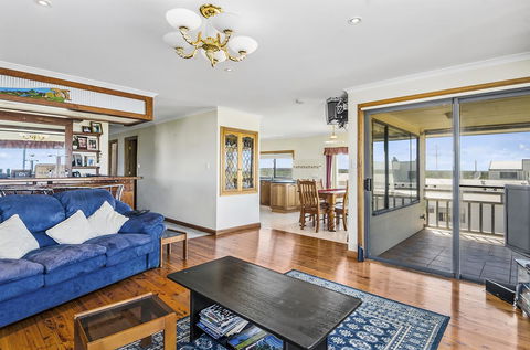 Rocks Retreat House With Sea Views - Dentist Find 0