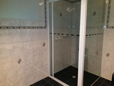 Rocks Retreat House With Sea Views - Dentist Find 16