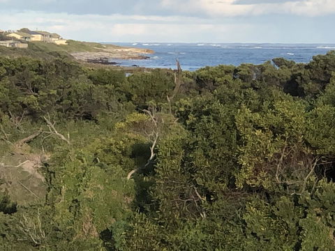 Rocks Retreat House With Sea Views - Dentist Find 3