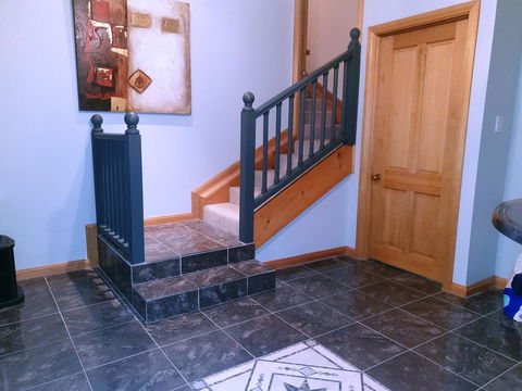 Rocks Retreat House With Sea Views - Dentist Find 11