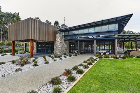 Eight Willows Retreat - Dentist Find 27