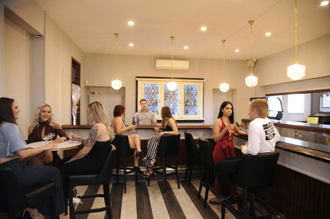 The Stirling Arms Hotel - Dentist Find 14
