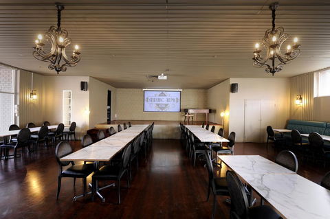 The Stirling Arms Hotel - Dentist Find 16