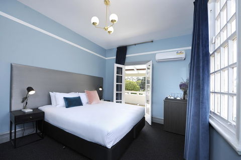 The Stirling Arms Hotel - Dentist Find 0