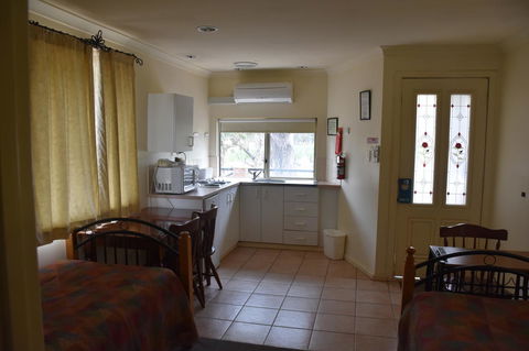 Valley Views Motel & Chalets - Dentist Find 38