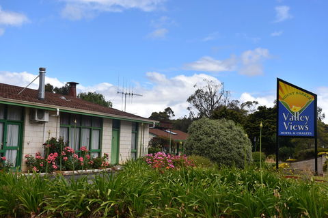 Valley Views Motel & Chalets - Dentist Find 0