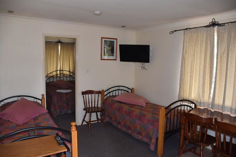 Valley Views Motel & Chalets - Dentist Find 39