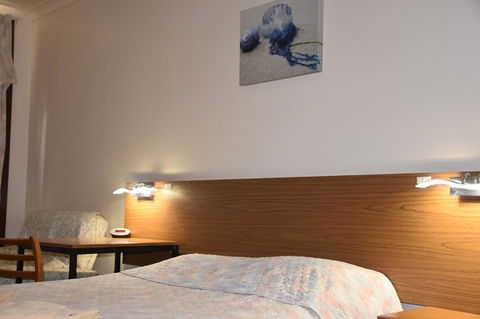 Valley Views Motel & Chalets - Dentist Find 44