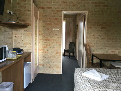 Valley Views Motel & Chalets - Dentist Find 9
