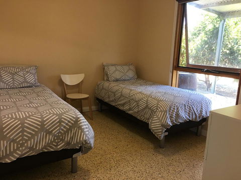 Swan Valley Sisters - Dentist Find 2