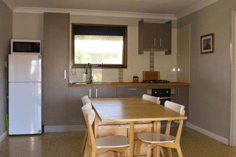 Swan Valley Sisters - Dentist Find 23