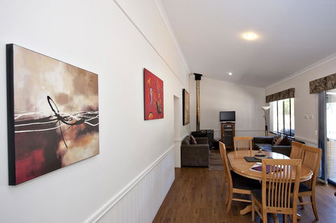 Margaret River Hideaway & Farmstay - Dentists Australia 18