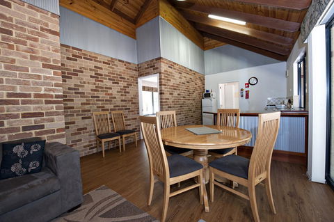 Margaret River Hideaway & Farmstay - Dentists Australia 13