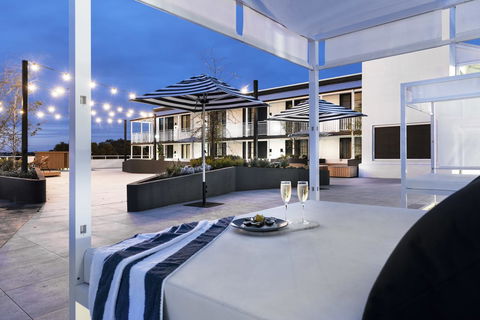 Tradewinds Hotel - Dentists Australia 2