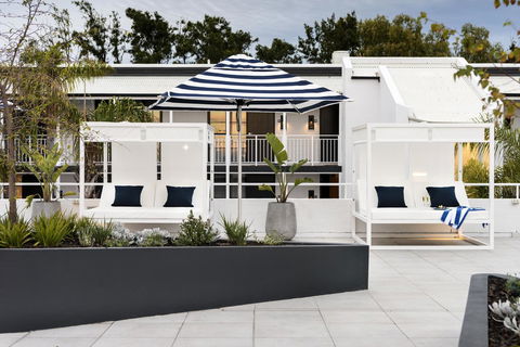 Tradewinds Hotel - Dentists Australia 23