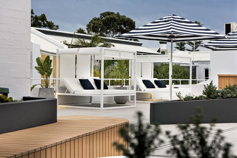 Tradewinds Hotel - Dentists Australia 26