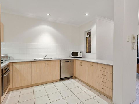 Cooper Street - Dentist Find 24