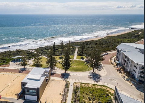Mandurah Beach Front Apartment - Dentist Find 1